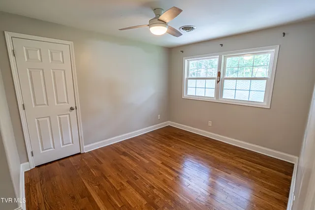 $279,900 | 129 Grove Park Drive, Bristol, TN 37620