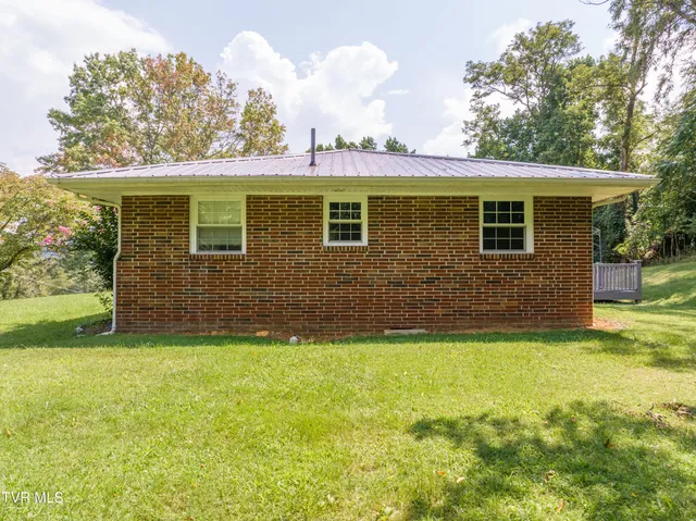 $279,900 | 129 Grove Park Drive, Bristol, TN 37620