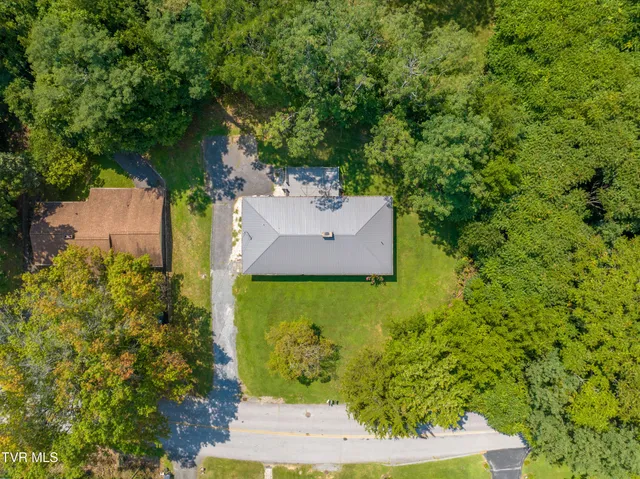 $279,900 | 129 Grove Park Drive, Bristol, TN 37620