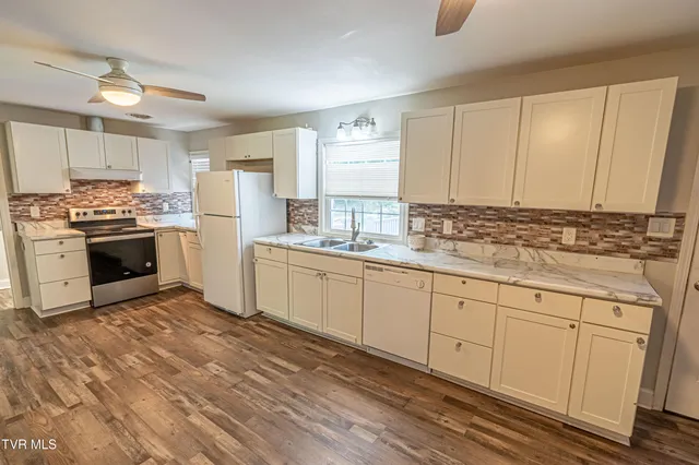 $279,900 | 129 Grove Park Drive, Bristol, TN 37620