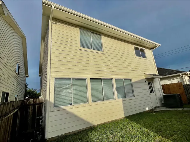 $1,950 | 1511 Nichole Woods Drive, Houston, TX 77047