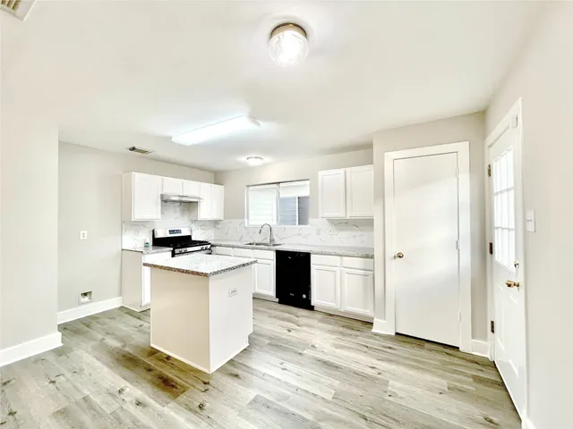 $1,950 | 1511 Nichole Woods Drive, Houston, TX 77047