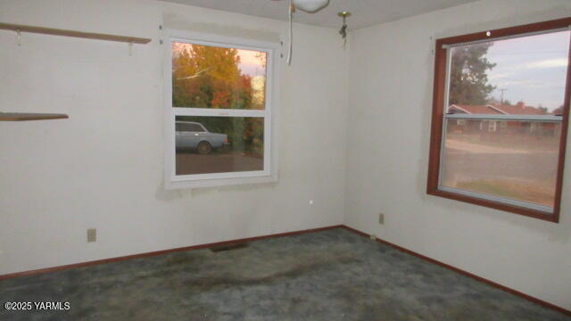 4112 Kroum Road Yakima, WA 98901 - Photo 13 of 15 an empty room with a window