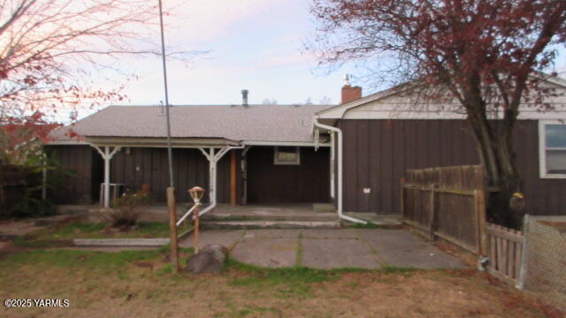 4112 Kroum Road Yakima, WA 98901 - Photo 3 of 15 a front view of a house with garden