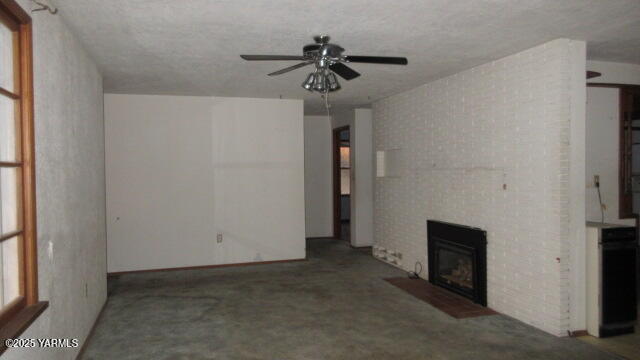 4112 Kroum Road Yakima, WA 98901 - Photo 9 of 15 a view of entryway with a chandelier fan