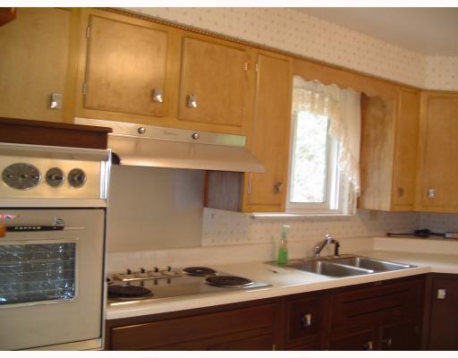 134 Overbrook Road Valencia, PA 16059 - Photo 4 of 8 Kitchen.