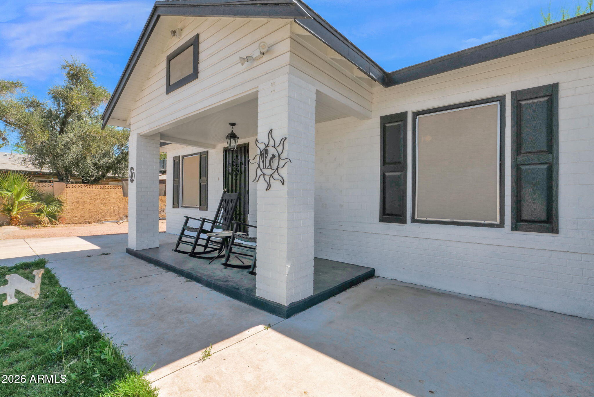 2225 West Morten Avenue, Unit 3 Phoenix, AZ 85021 - Photo 2 of 43 2-web-or-mls-P1582296