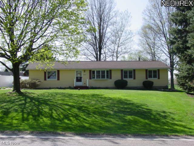 4552 Mayfair Road Uniontown, OH 44685 - Photo 2 of 25 Gallery Image 2