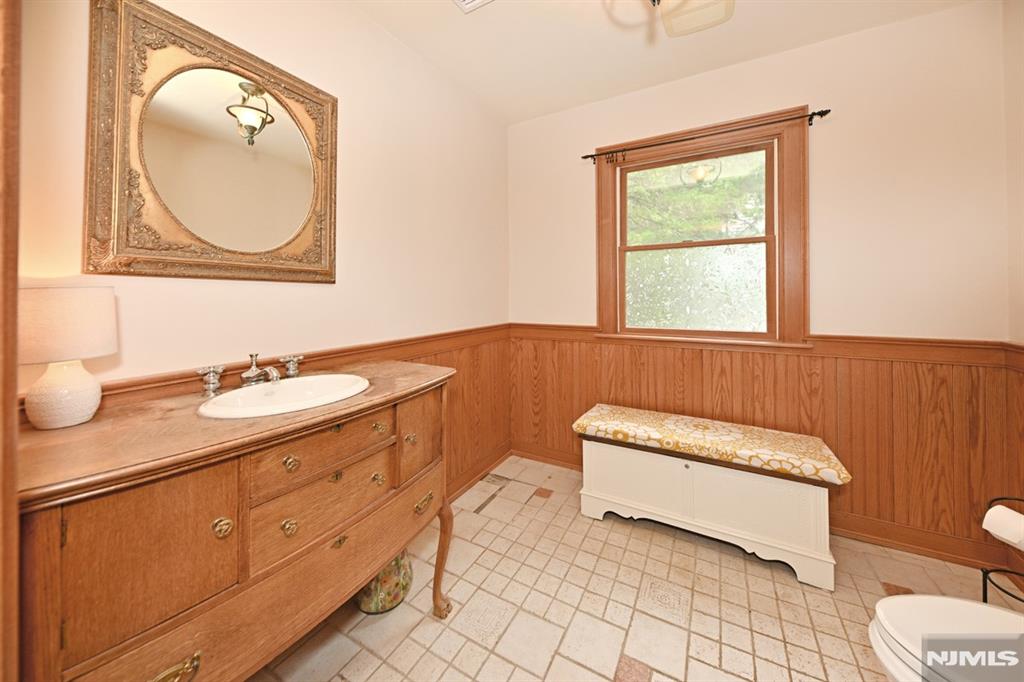 8 Myrtle Street Montvale, NJ 07645 - Photo 21 of 38