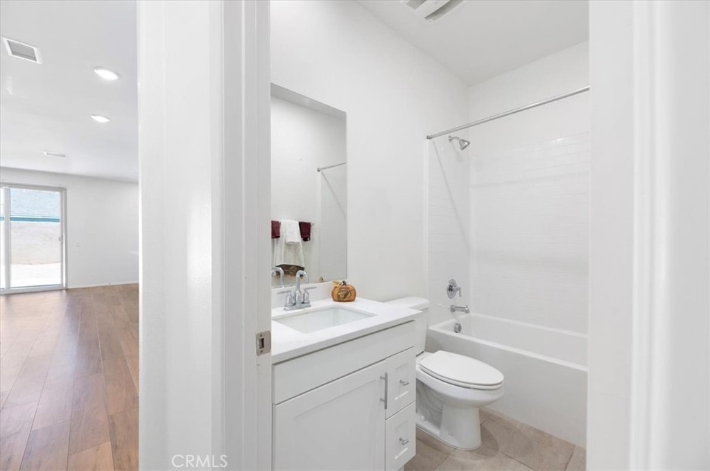 938 West Jasmine Way Rialto, CA 92376 - Photo 12 of 28