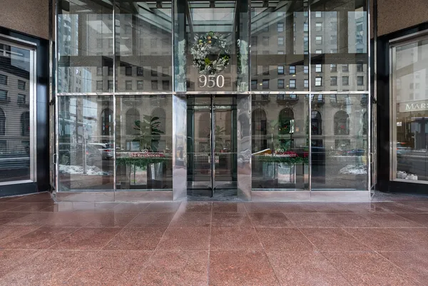 $849,000 | 950 North Michigan Avenue, Unit 3704, Chicago, IL 60611