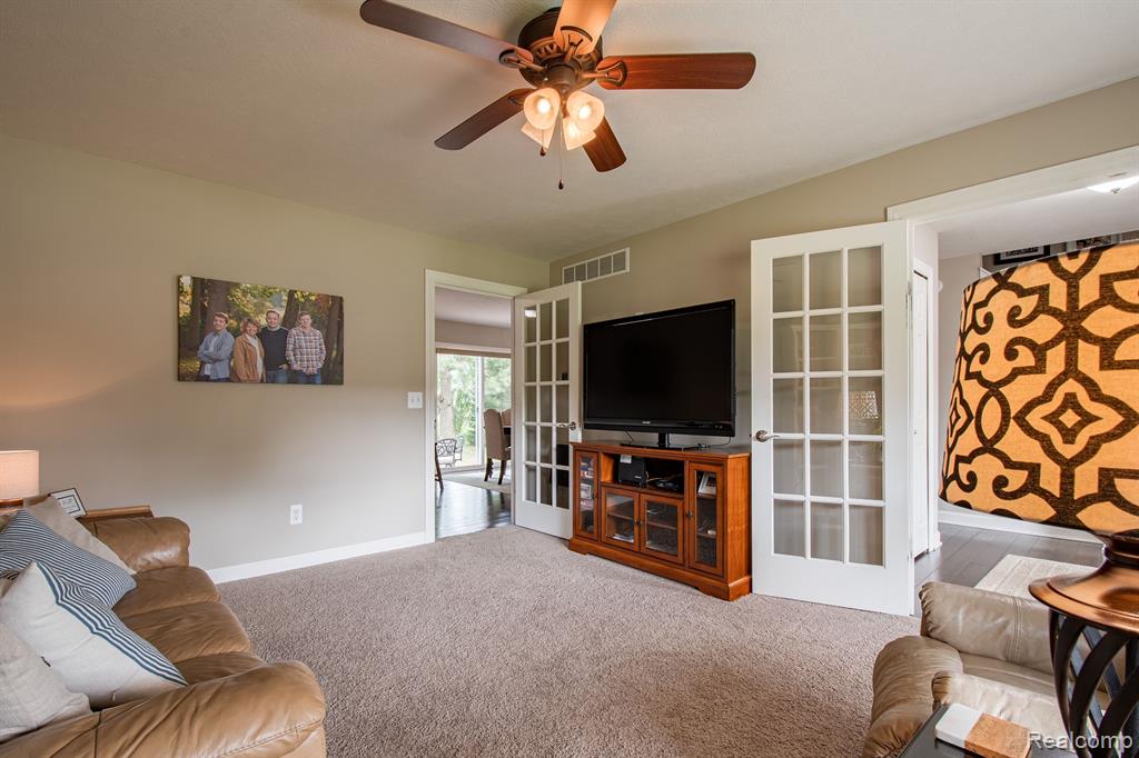 242 Fairhill Way Howell, MI 48843 - Photo 9 of 22