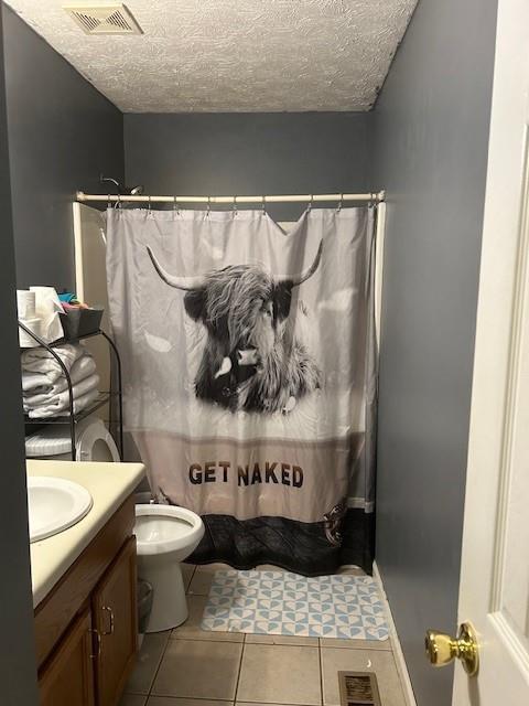 291 Highland Estates Commerce, GA 30529 - Photo 13 of 15 a bathroom with a bathtub and shower