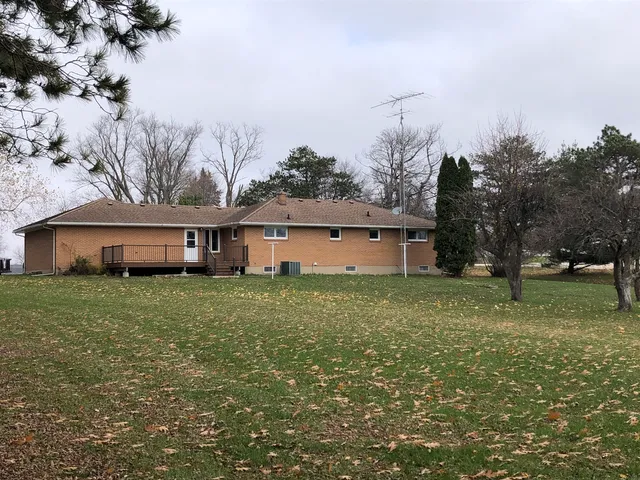 $275,000 | 5543 Highway 20, Freeport, IL 61032