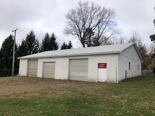 $260,000 | 5543 Highway 20, Freeport, IL 61032