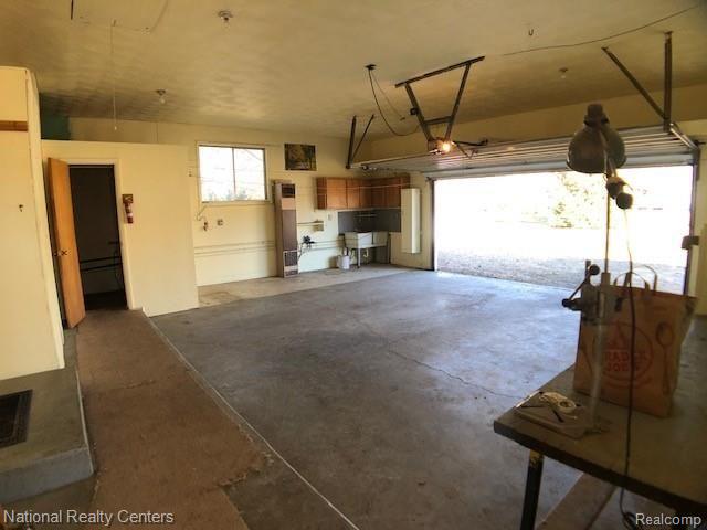 11200 9 Mile Road South Lyon, MI 48178 - Photo 13 of 22 garage2.JPG