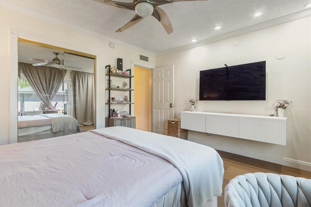 15657-15657 Devonshire Street Granada Hills, CA 91344 - Photo 13 of 39