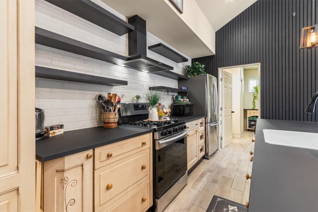 15657-15657 Devonshire Street Granada Hills, CA 91344 - Photo 25 of 39