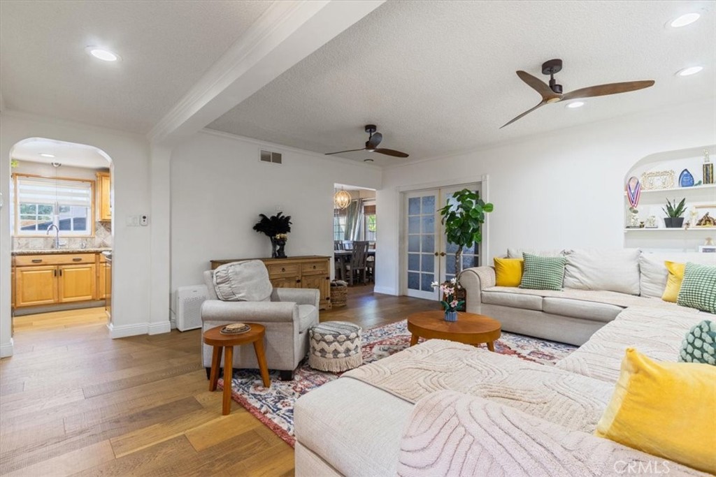 15657-15657 Devonshire Street Granada Hills, CA 91344 - Photo 3 of 39