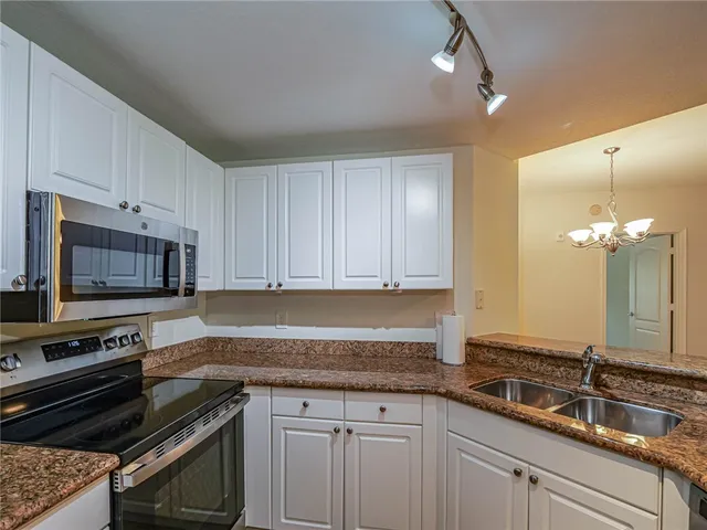 $1,900 | 5060 Fairways Circle, Unit F112, Vero Beach, FL 32967