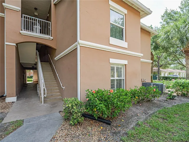 $1,900 | 5060 Fairways Circle, Unit F112, Vero Beach, FL 32967