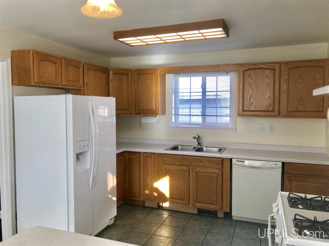 142 Summit Street Ishpeming, MI 49849 - Photo 4 of 28 Gallery Image 4