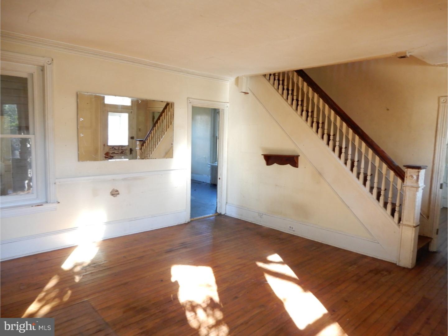 1846 South Easton Road Doylestown, PA 18901 - Photo 5 of 25 Living Room