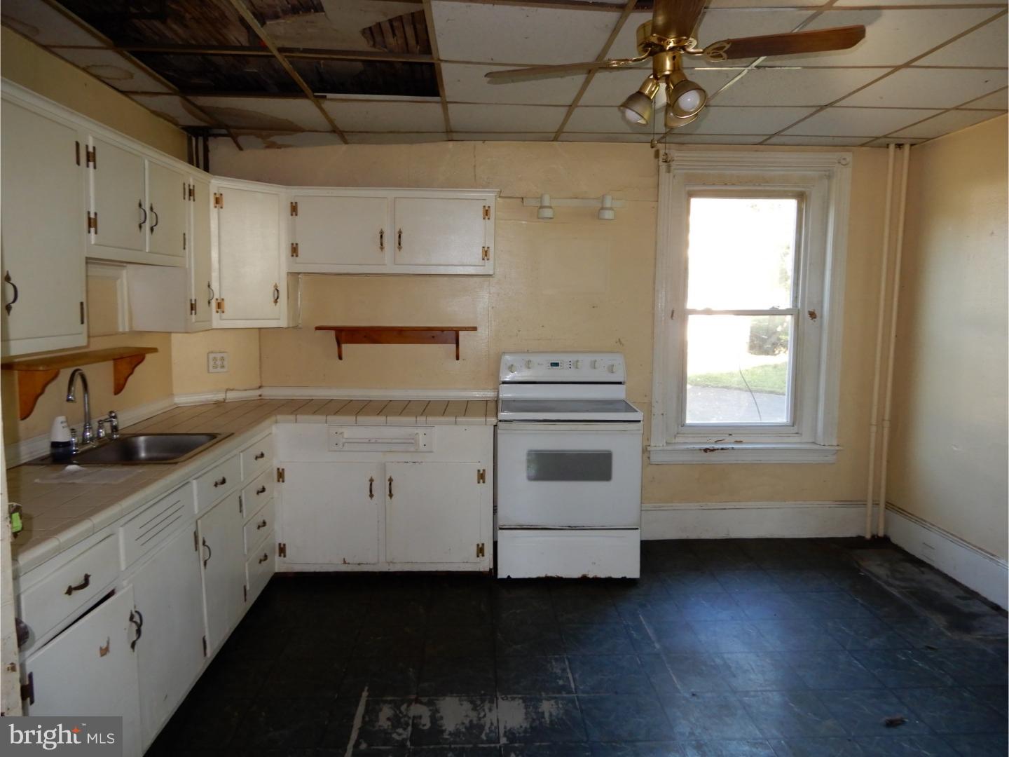 1846 South Easton Road Doylestown, PA 18901 - Photo 8 of 25 Kitchen