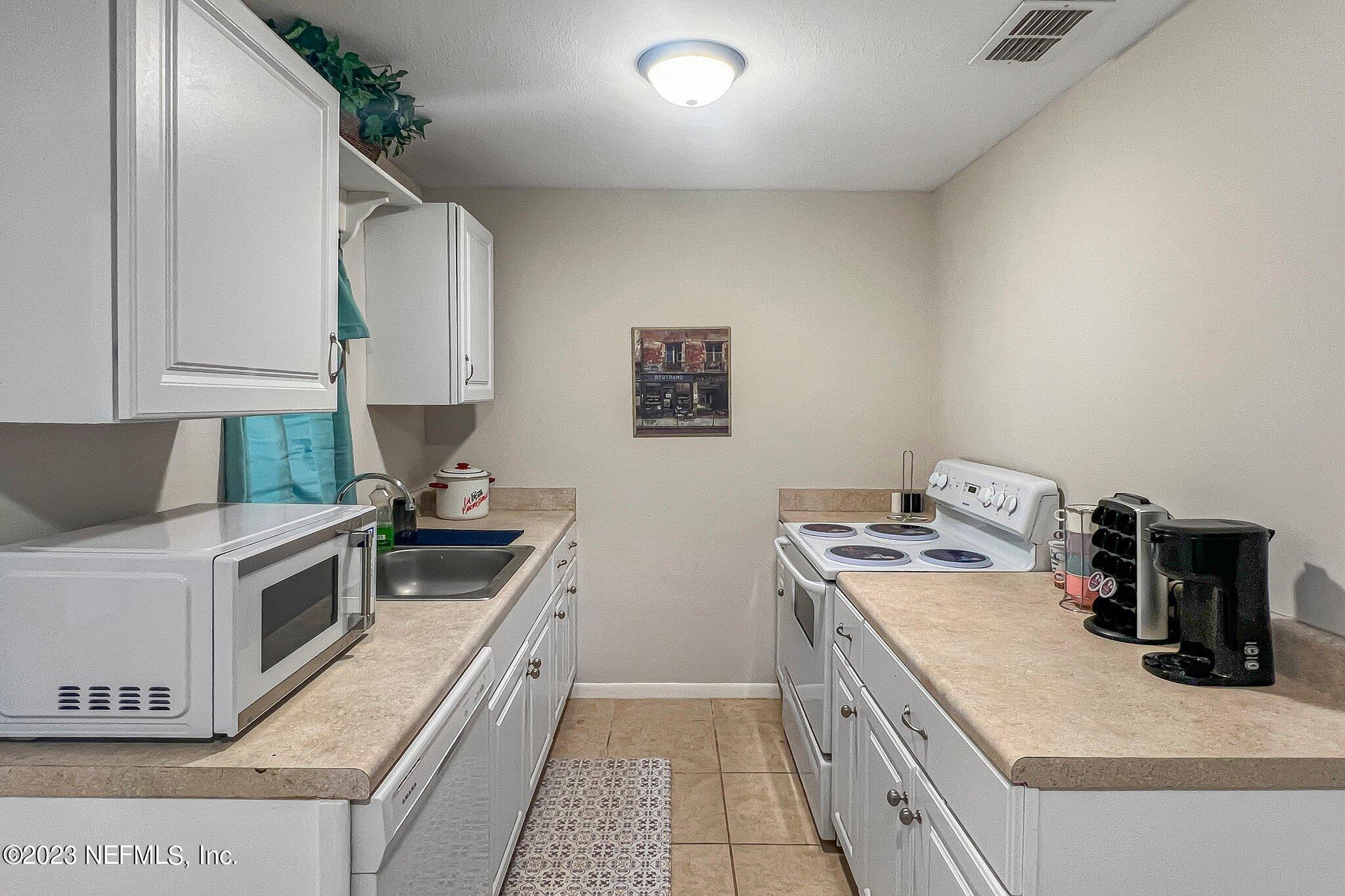 3635 Claridge Road East Jacksonville, FL 32250 - Photo 13 of 31 35-web-or-mls-Photo May 25, 10 38 16 AM