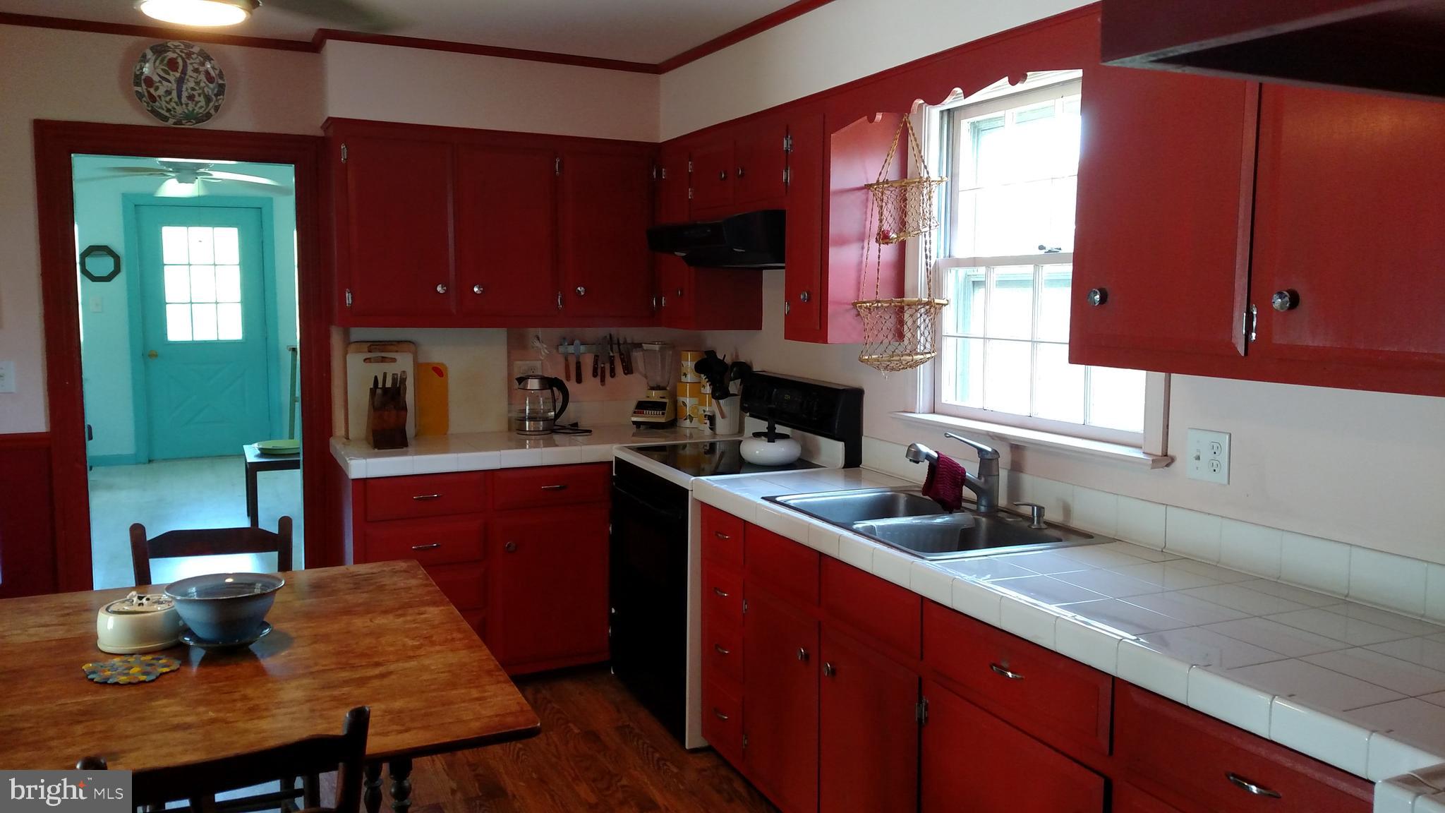 5315 Ragged Point Road Cambridge, MD 21613 - Photo 18 of 23 Central Kitchen towards front