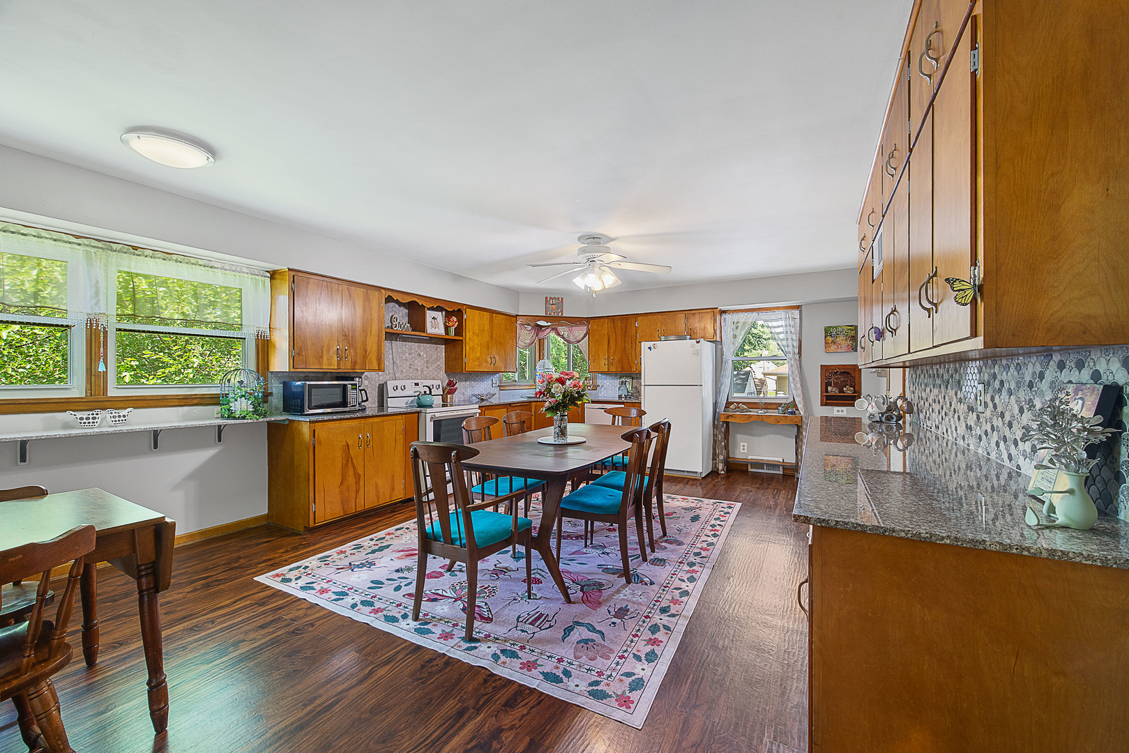 901 East Adams Street Washington, IL 61571 - Photo 7 of 43