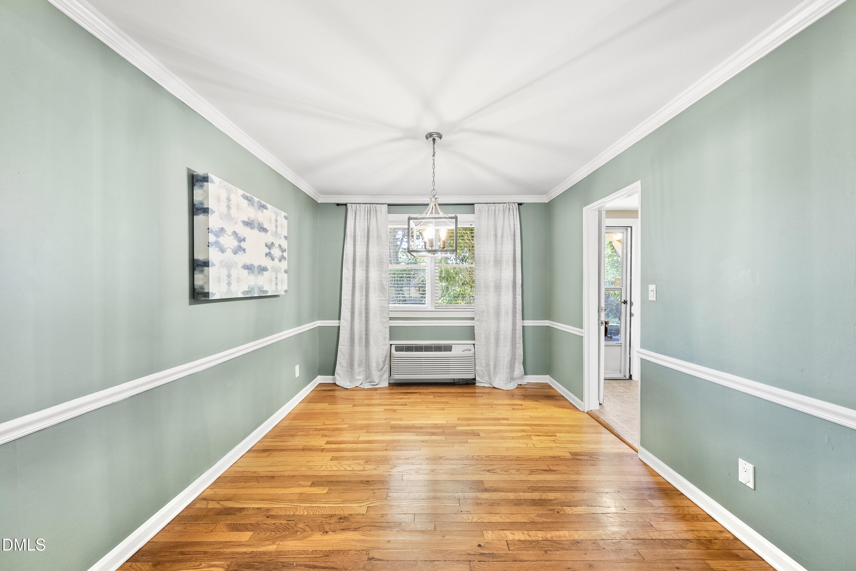 917 St Marys Street Raleigh, NC 27605 - Photo 11 of 25 DSC06576