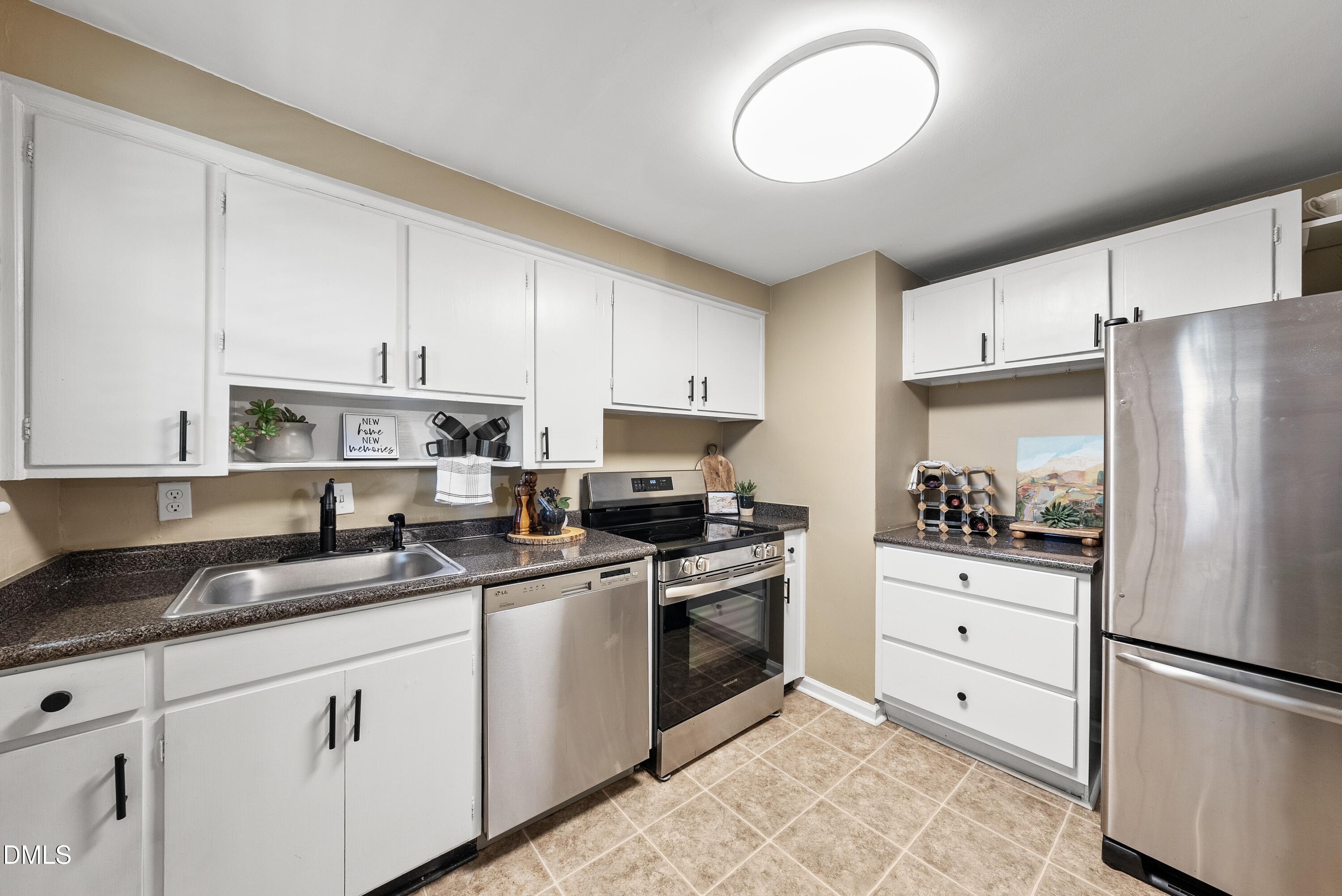 917 St Marys Street Raleigh, NC 27605 - Photo 13 of 25 DSC06612