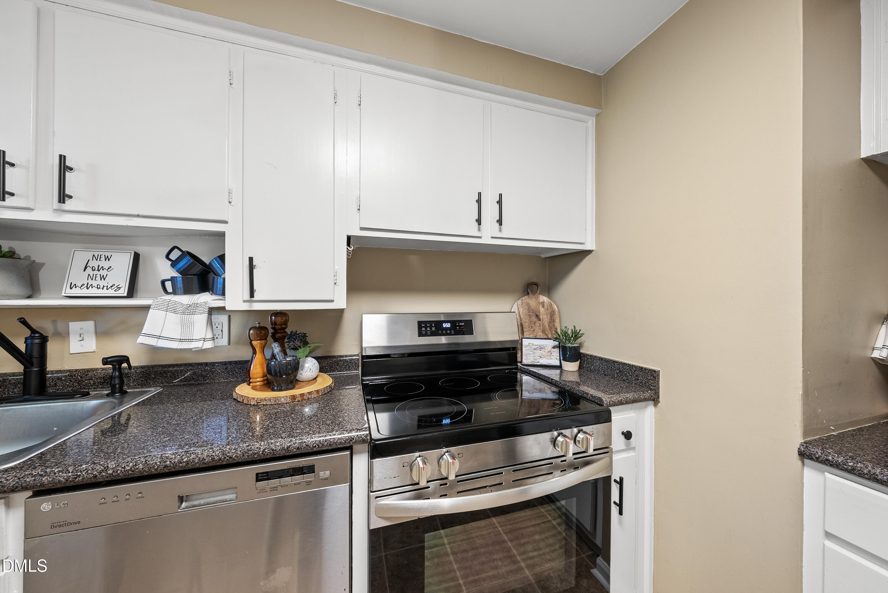 917 St Marys Street Raleigh, NC 27605 - Photo 14 of 25 DSC06615