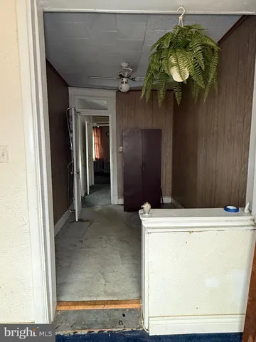view of a utility room with washer and dryer