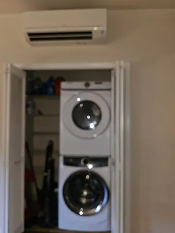 a close up view of a washer and dryer