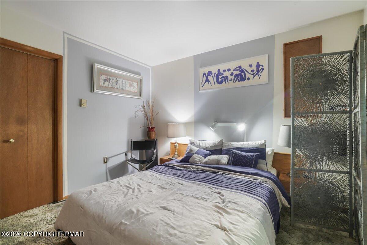 158 Saunders Drive Bushkill, PA 18324 - Photo 28 of 75 27- Second bedroom