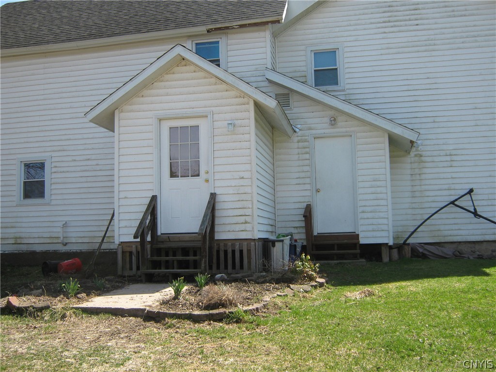 1031 County Rte 12 Schroeppel, NY 13132 - Photo 3 of 12