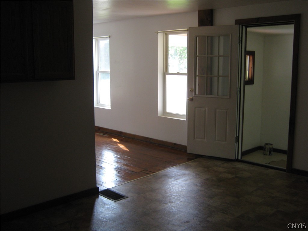 1031 County Rte 12 Schroeppel, NY 13132 - Photo 10 of 12