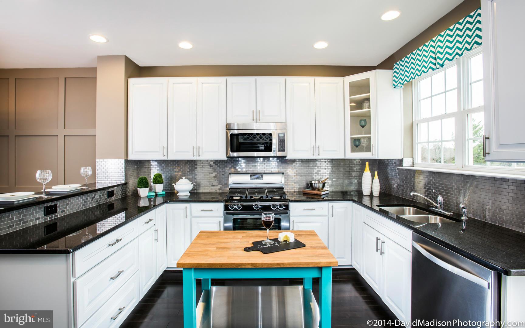 7455 Riding Meadow Way Manassas, VA 20111 - Photo 5 of 7 PHOTOS FROM ON-SITE MODEL HOMES
