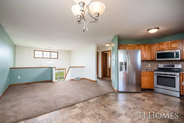 $425,000 | 10525 Edgerton Avenue Northeast, Rockford, MI 49341