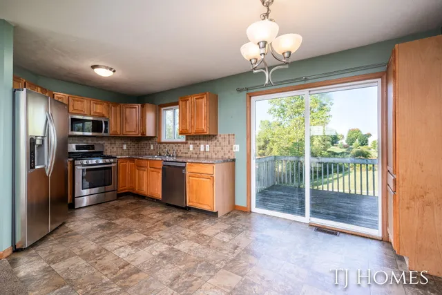 $425,000 | 10525 Edgerton Avenue Northeast, Rockford, MI 49341