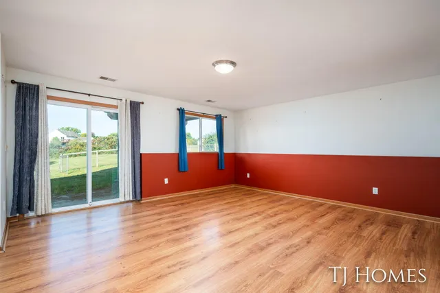 $425,000 | 10525 Edgerton Avenue Northeast, Rockford, MI 49341