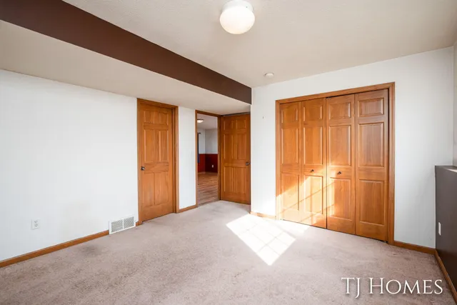 $425,000 | 10525 Edgerton Avenue Northeast, Rockford, MI 49341