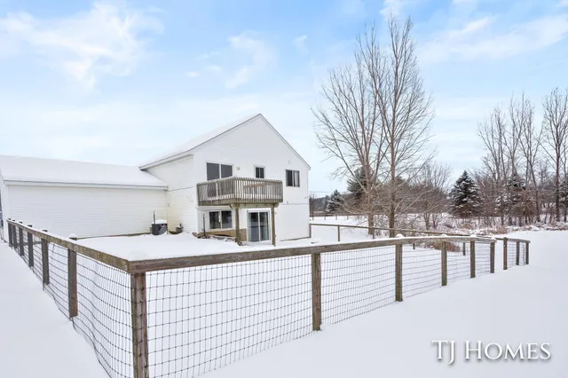 $425,000 | 10525 Edgerton Avenue Northeast, Rockford, MI 49341