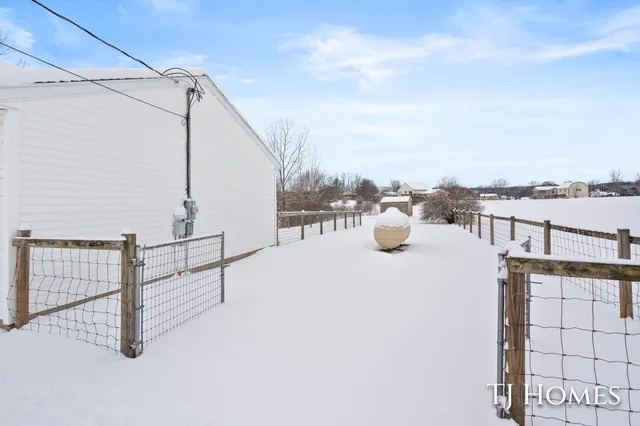 $425,000 | 10525 Edgerton Avenue Northeast, Rockford, MI 49341