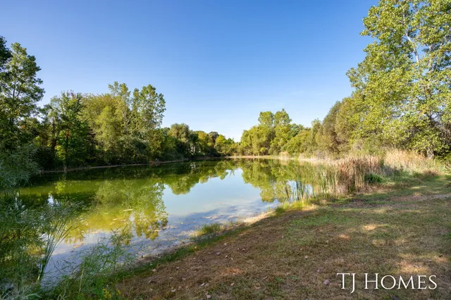 $425,000 | 10525 Edgerton Avenue Northeast, Rockford, MI 49341