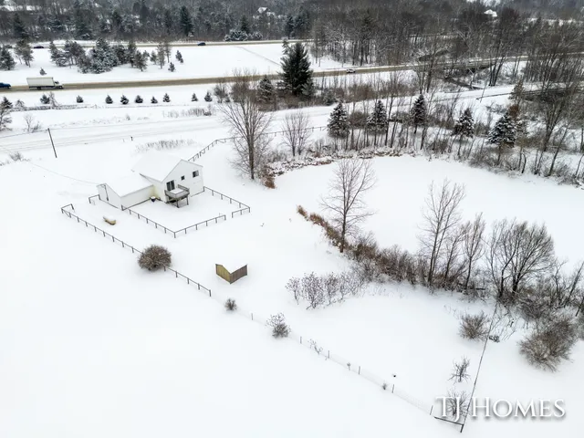 $425,000 | 10525 Edgerton Avenue Northeast, Rockford, MI 49341