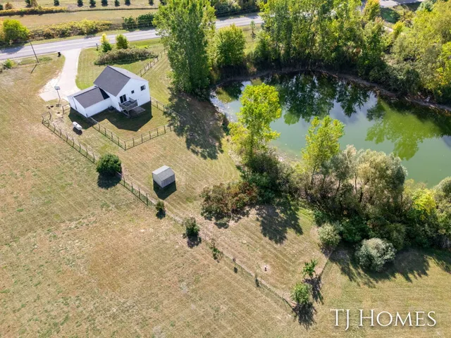 $425,000 | 10525 Edgerton Avenue Northeast, Rockford, MI 49341