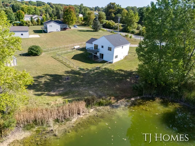 $425,000 | 10525 Edgerton Avenue Northeast, Rockford, MI 49341